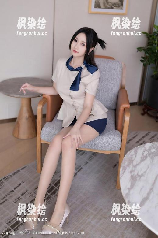 秀人网 - 免费独家图片分享，小海臀Rena的秘书LOOK，想模仿也难。