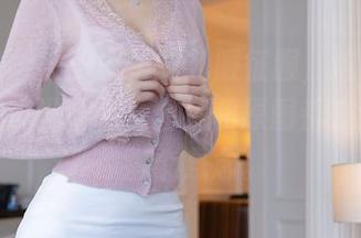 秀人网 - 被王曼柔的礼服征服，这衣服的流动感真没话说，图片和原图都在这，给你留个悬念。