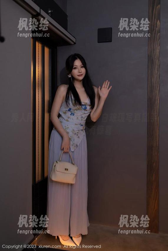 秀人网 - 厨娘与调料瓶：白琮瑗写真随手一拍，总有惊喜