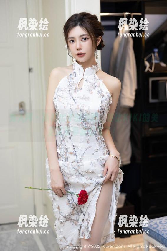 秀人网 - 新鲜出炉的美图，芭比KIKI的美足又要带我们飞了！