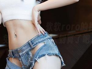 秀人网 - 午夜惊喜！软软roro的裸足图包，免费放送这波太划算了吧。