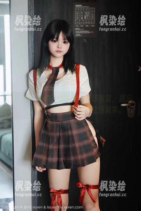秀人网-陈伊人 秀人网 - 当你在美图专区里迷失时,别忘了,陈伊人的礼服会把你拉回现实。