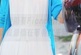 美媛馆 - 伊雨蔓Fiona出门玩比基尼，图库资源都在等着我来翻牌！