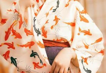 当落落Raku在线展示她的蕾丝，额，能否给我点个人空间？