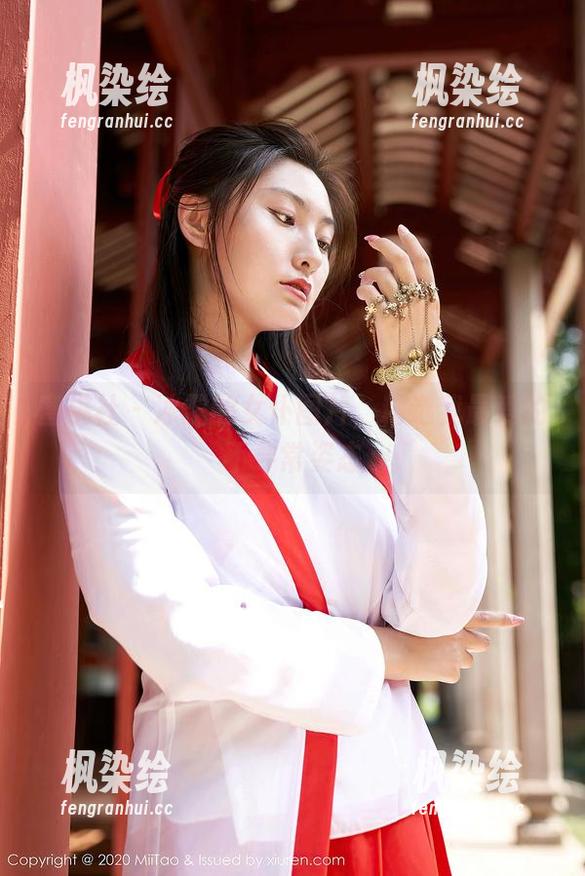 蜜桃社-冰露 蜜桃社 - 冰露的女仆图片,精选我最爱的不寻常姿态