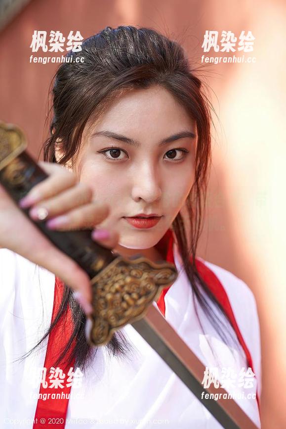 蜜桃社 - 小魔女lily难得的校服合集，带着点灵动，更多是毫无心机。