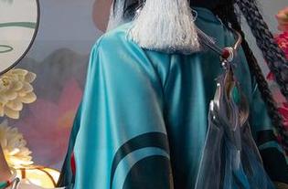 迷失人形QUQ的鲟（比叡）写真套图，光影交错间，难道她的真相在这里？