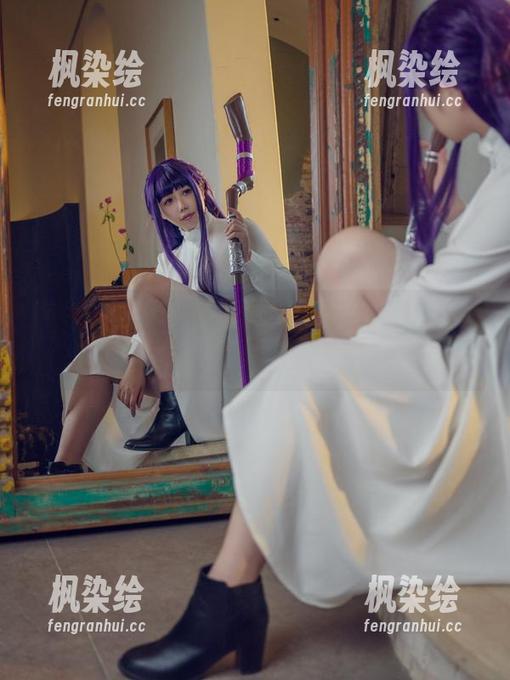 图包中那纯白的瞬间，麻花麻花酱在发呆还是致敬某种“清新”呢？